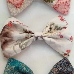 Grey/white cherry blossom bow, approx.3.5"x5.5"